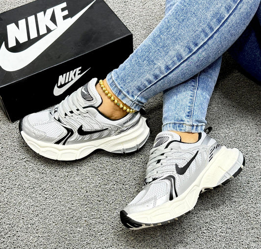 NIKE DAMA